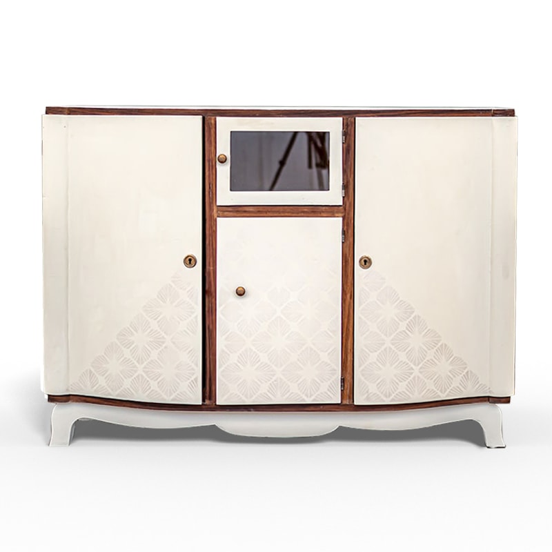relooking d'un buffet année 50 en blanc avec motifs nacrés