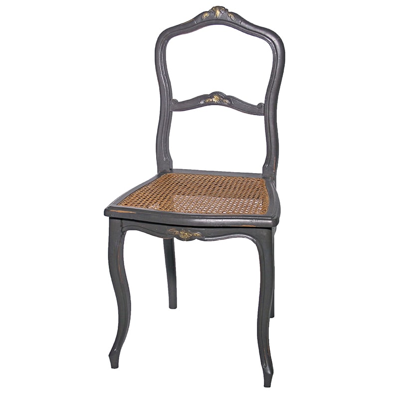 Chaises gris cendré relookée par La Fée Caséine