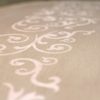 Détail d'une psyché vue de dos entièrement peinte et patinée à la main par La Fée Caséine