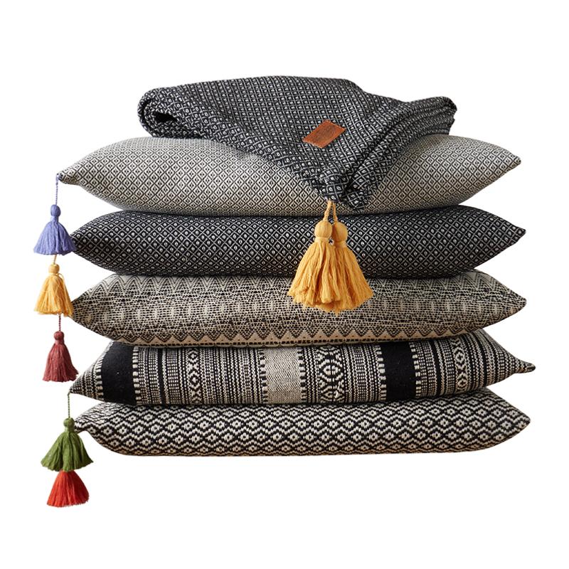 Housse de coussin à motifs gris GUSTAV 4 Housse de coussin à motifs gris GUSTAV