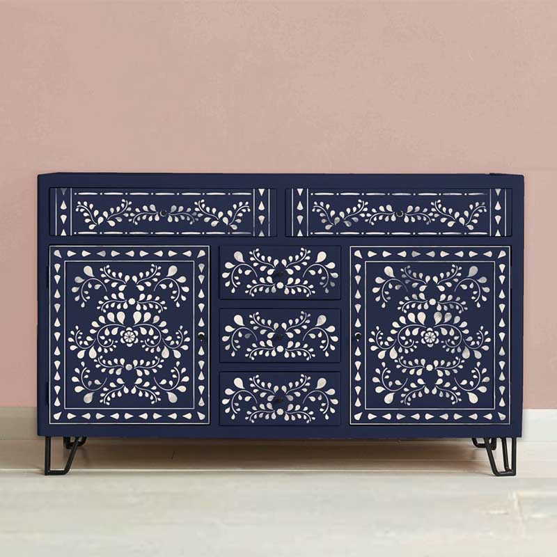 pochoir faux bone inlay Annie Sloan peint sur une commode