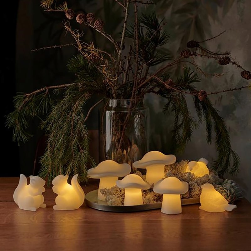champignons-oiseaux-ecureuil-lumineux-min set de champignons, oiseaux et écureuils lumineux en cire