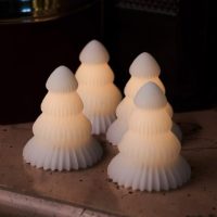 set de 4 petits sapins en cire lumineux à led